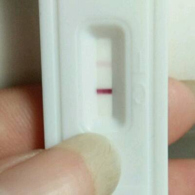 我月经不正常,38天才试出来两条杠一深一浅,今