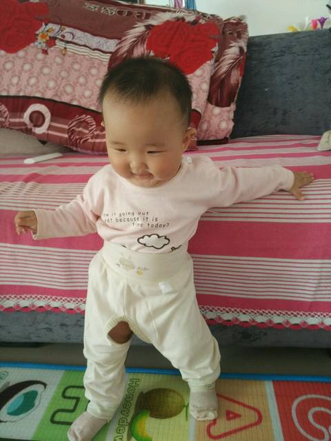 好好笑_我宝贝女儿刚才放了一个巨大的屁 好像把屎蹦出来了!_宝宝树