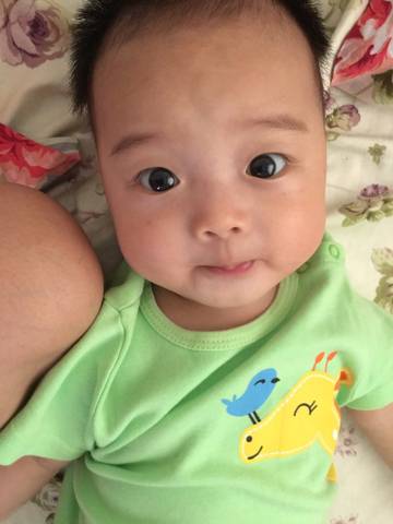 听说怀孕的时候多吃葡萄娃眼睛真的会变大_来