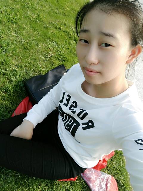 天天在家里带小孩一个朋友都没有好无聊呀_烦