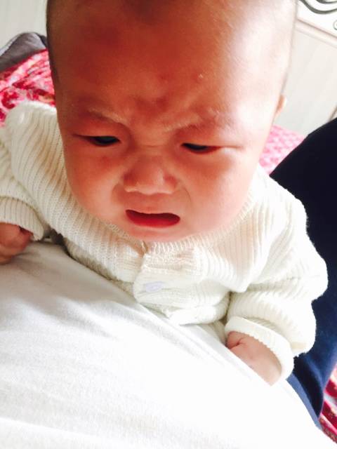 两个多月的宝宝脖子硬了吗?_宝宝两个月了还