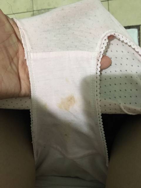 宝妈们_怀孕4周左右,然后今早起床发现下面流