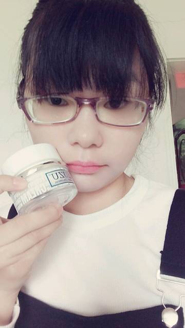 素颜照样白_吵架喜欢这个素颜霜,涂一下就可以