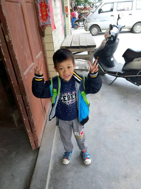 谢谢宝贝。_谢谢我的宝贝每天给妈咪按摩踩背