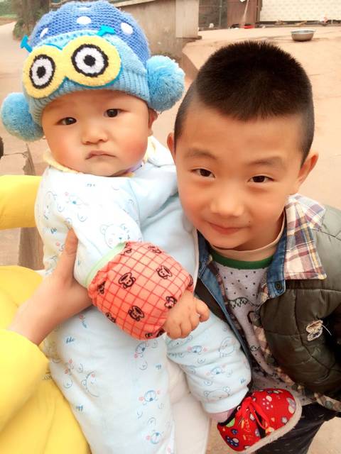 宝宝七个月可以下地走路吗?