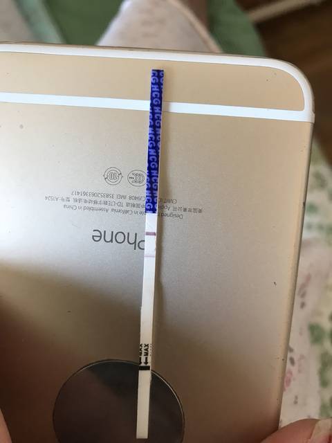 姐妹们帮忙看一下_今天早上早孕试纸弱阳性,是