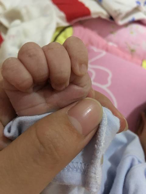 经验的宝妈 帮忙来看看_这是肌张力高的表现吗