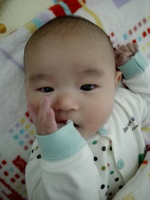 宝宝大动作落后,医生建议到医院训练_宝宝从三