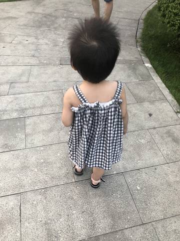 宝宝前面的头发竖着长炸起来的请问大家这正常