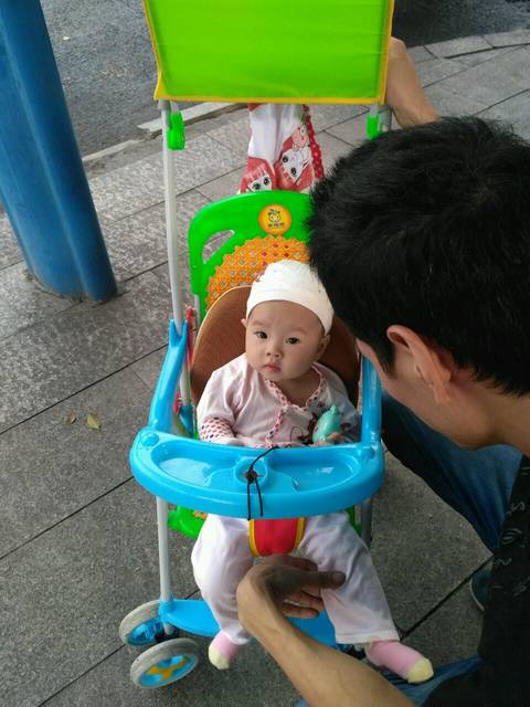 女宝宝生下来5斤,八个半月13斤,会不会太瘦了