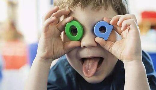 宝宝好动,家长怎么做才好?