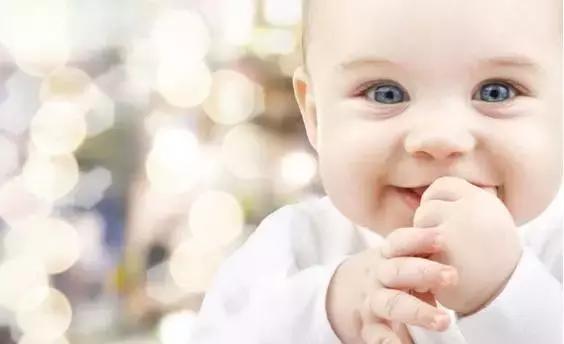 7-9个月宝宝掌握的交往本领