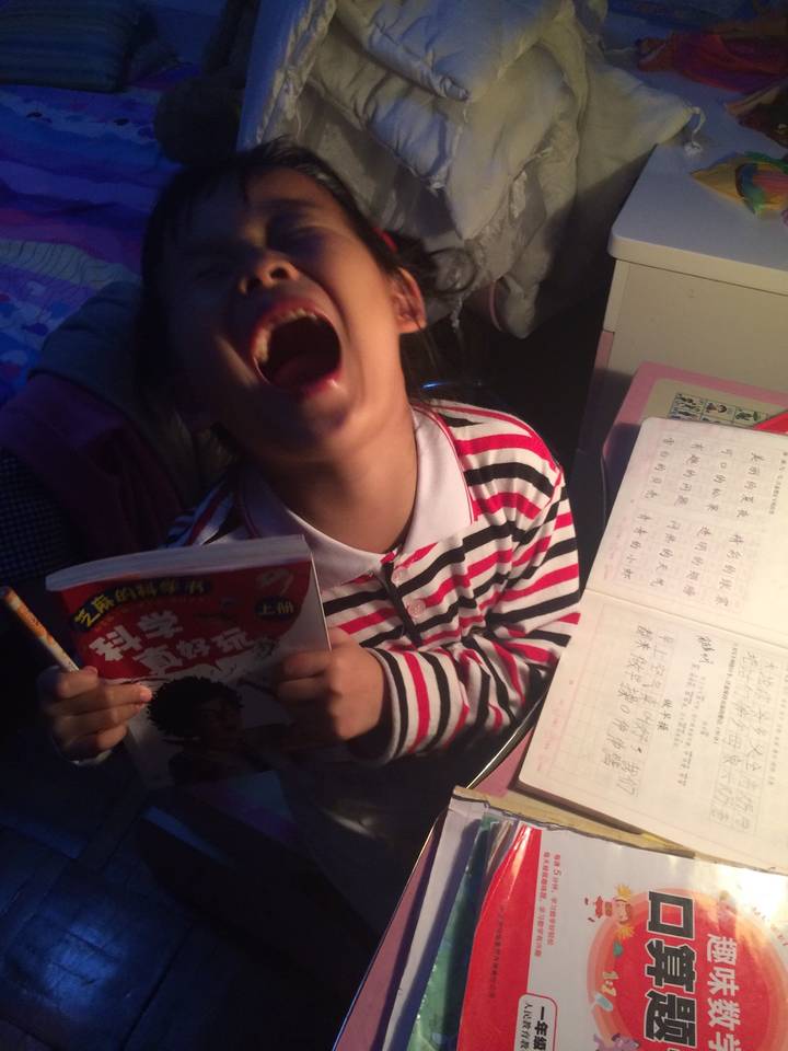 看依依那狂笑的表情