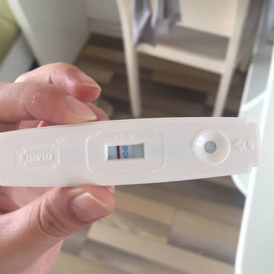 停经31天时用早孕试纸测了,非常浅的颜色,停经34天时用早孕试纸还是