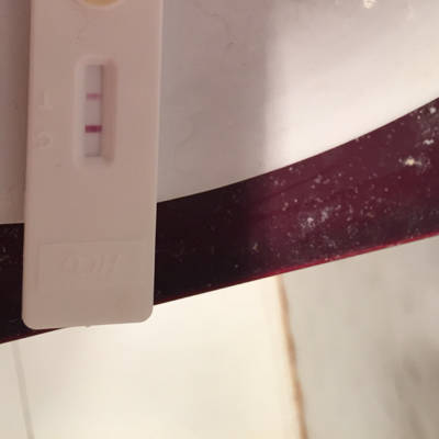 亲爱的宝妈们,这是我今早测的早早孕,是怀孕了吗?