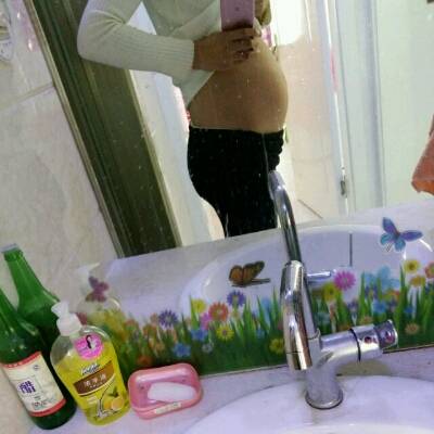 怀孕的肚子图片 平躺图片