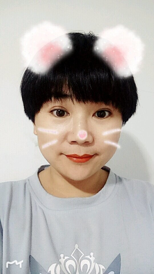 新买的唇釉怎样，美美哒