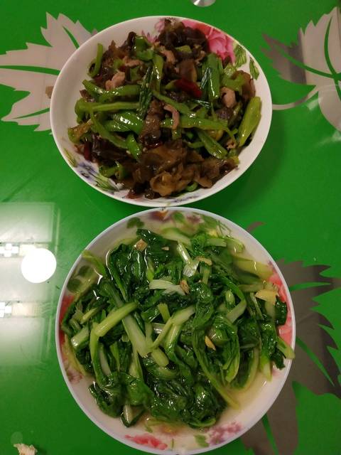 没事晒晒美食,,呵呵,就是普通的家常菜而已!