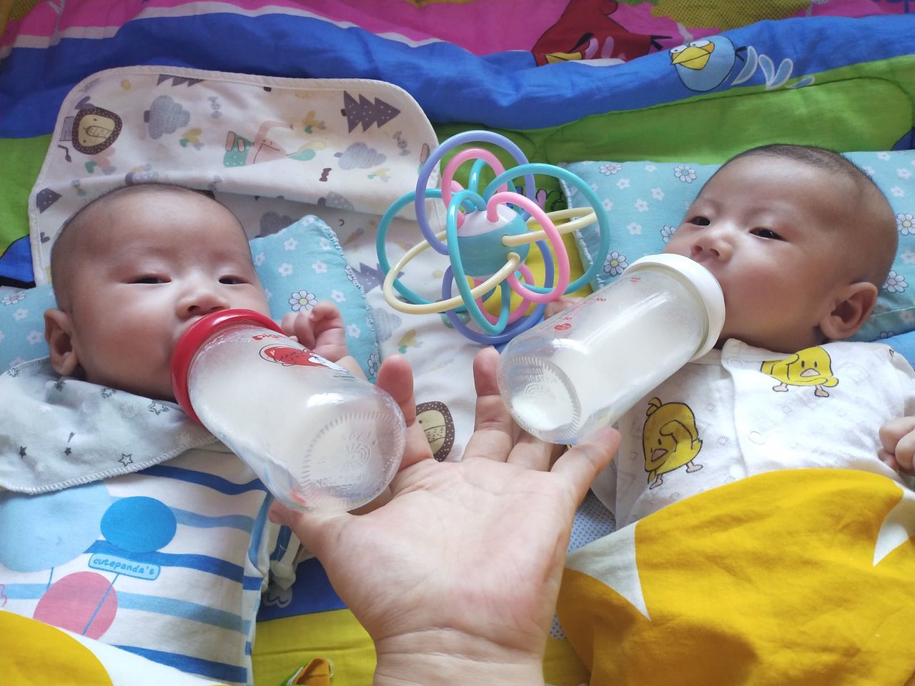 龙凤胎妈妈前来报道 请各位前辈指教