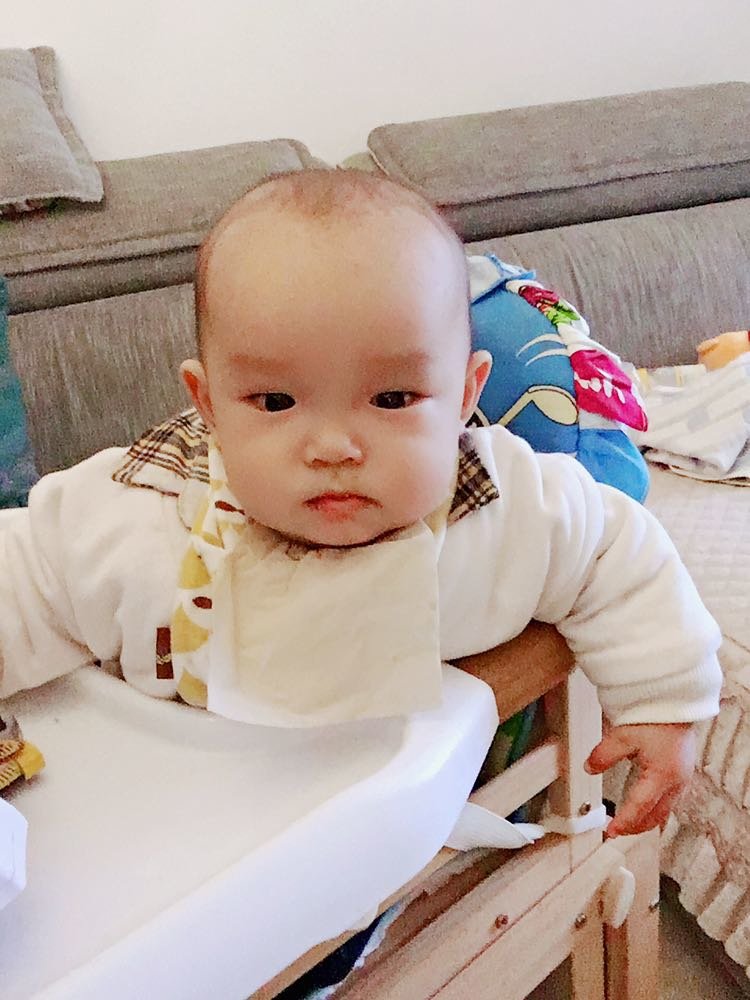 不不挑食的宝宝，做什么都吃