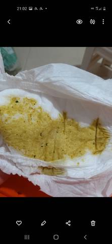 宝宝快9个月了 每天拉3到四次 这样大便 正常吗